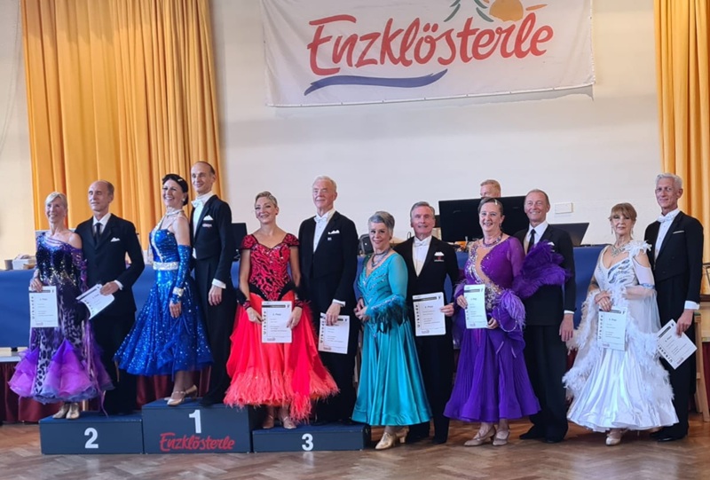 Siegerehrung Enzklösterle Petra Lessmann und Alexander Hick